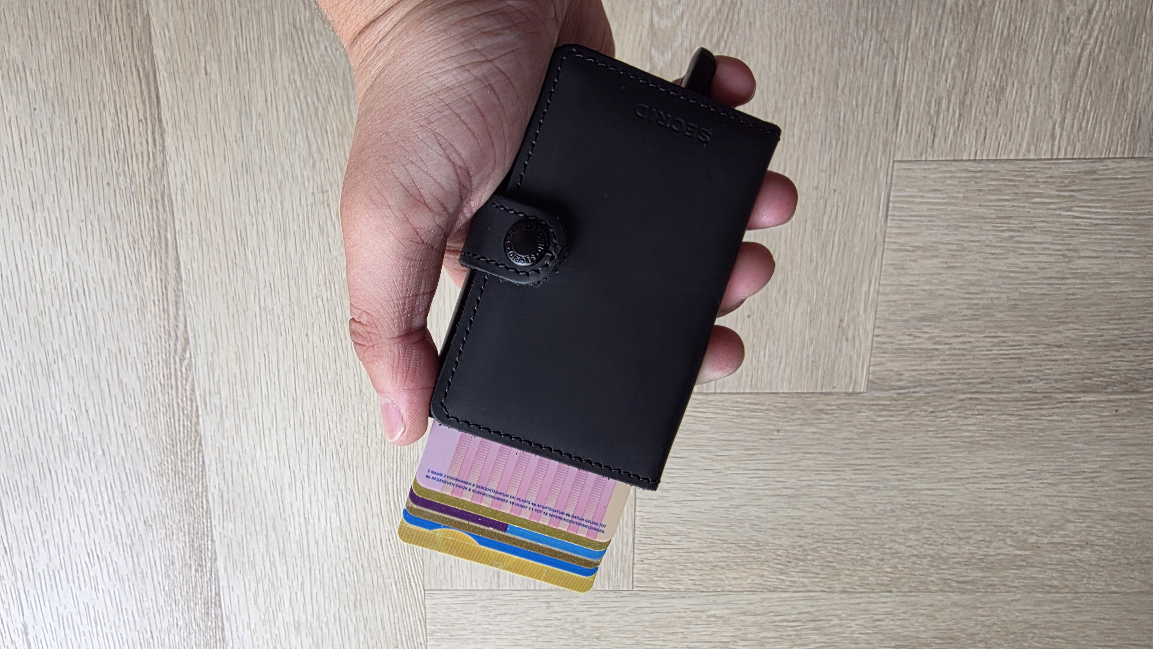 Chipolo x Secrid Trackable Miniwallet