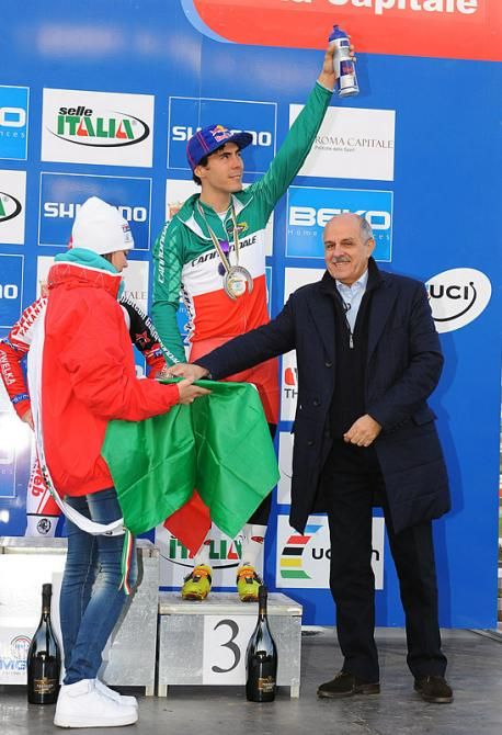 Italian 'cross champion Marco Aurelio Fontana (Cannondale) on the podium for his third place finish in Rome.