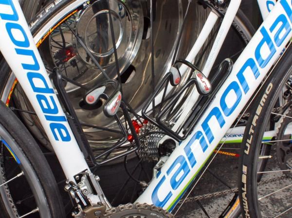 Alloy cages were swapped in on the Liquigas bikes to provide a more secure hold on the bottles.