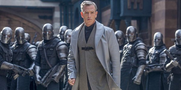 Robin Hood Ben Mendelsohn The Sheriff and his men block the alley