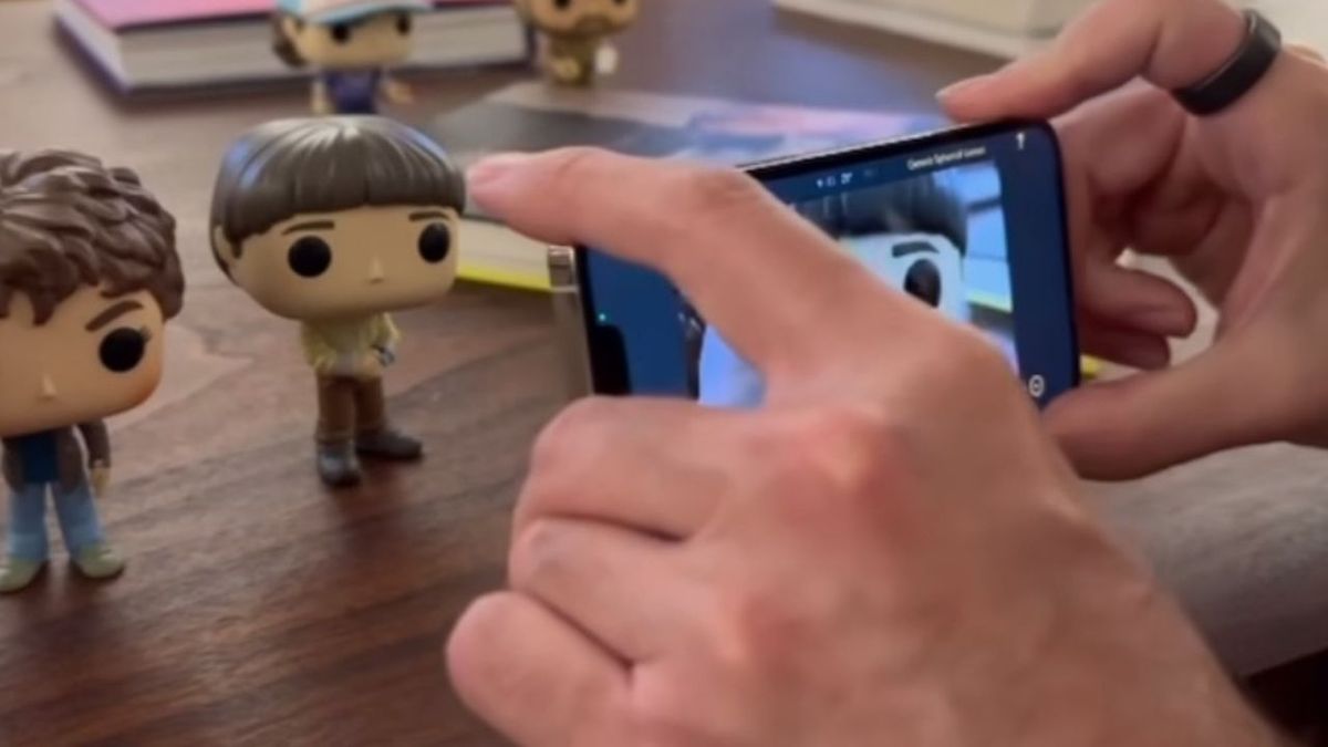 Stunning The Duffer Brothers Use 'stranger Things' Funko Dolls To Hint At How The Show Ends Capture Concept Stunning The Duffer Brothers Use 'stranger Things' Funko Dolls To Hint At How The Show Ends Capture Concept