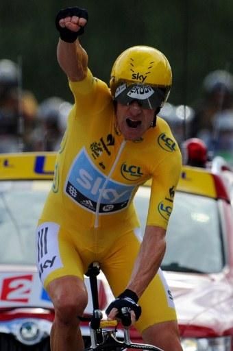 Bradley Wiggins (Team Sky) wins the final Tour de France time trial