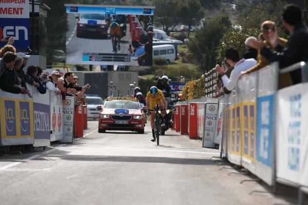 Bradley Wiggins (Sky) drives for the line atop the Col d'Eze.