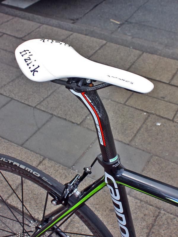 The FSA K-Force post is topped with a fi'zi:k Antares saddle.