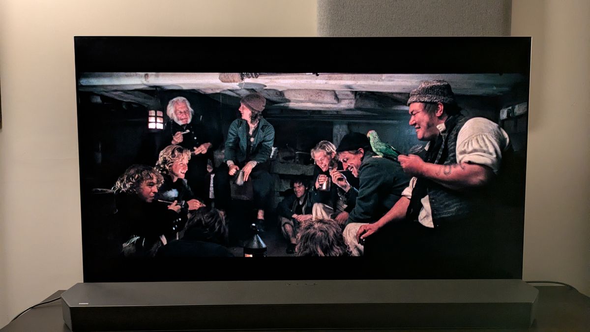 Master &amp; Commander 4K Blu-ray on LG G5 showing crew under hull