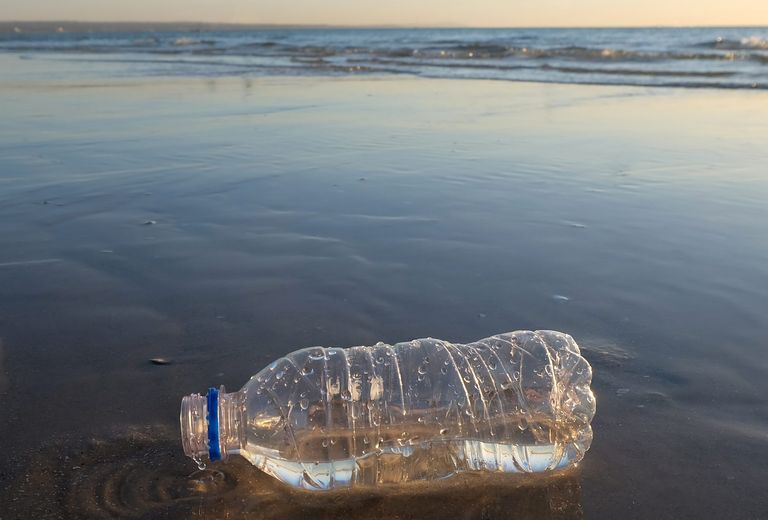 7 easy ways you can help reduce plastic pollution | Woman & Home