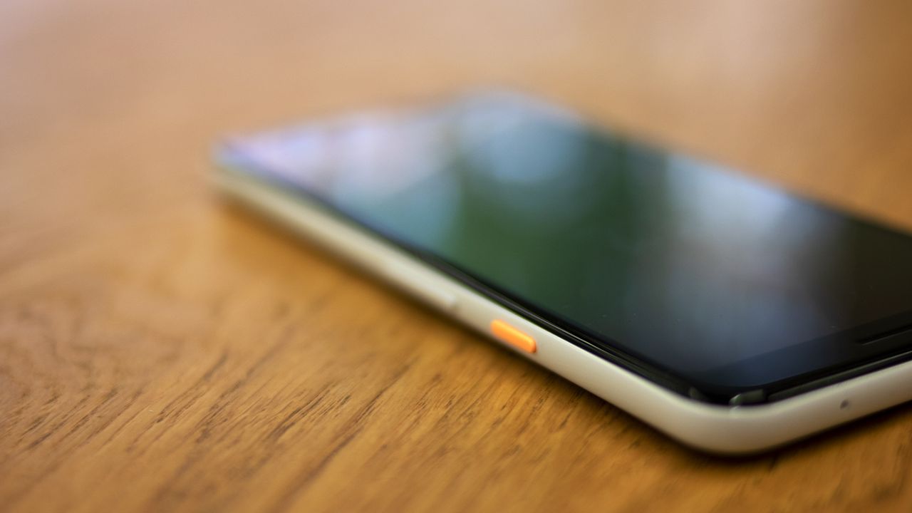 Google Pixel 3a lock button