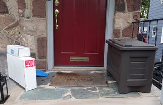 Yale Smart Delivery Box