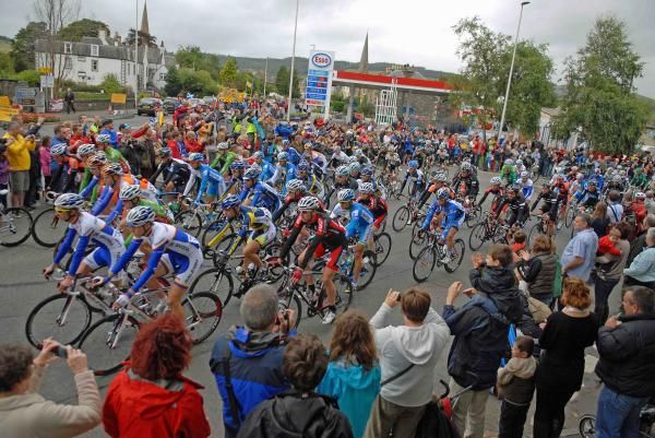 Big crowds greet the Tour of Britain