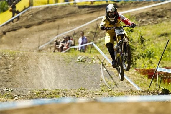 Emilie Siegenthaler (Scott11) on her way to a podium finish