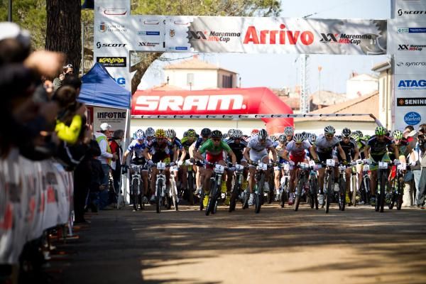 And they're off - the start of the men's race at the Maremma Cup #2.