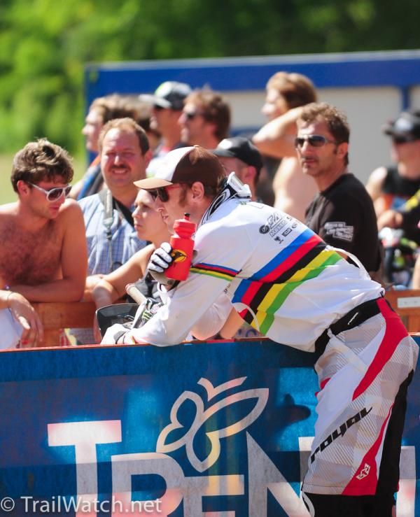 World Champion Steve Peat (Santa Cruz Syndicate) watches the final racers to see if he makes the podium