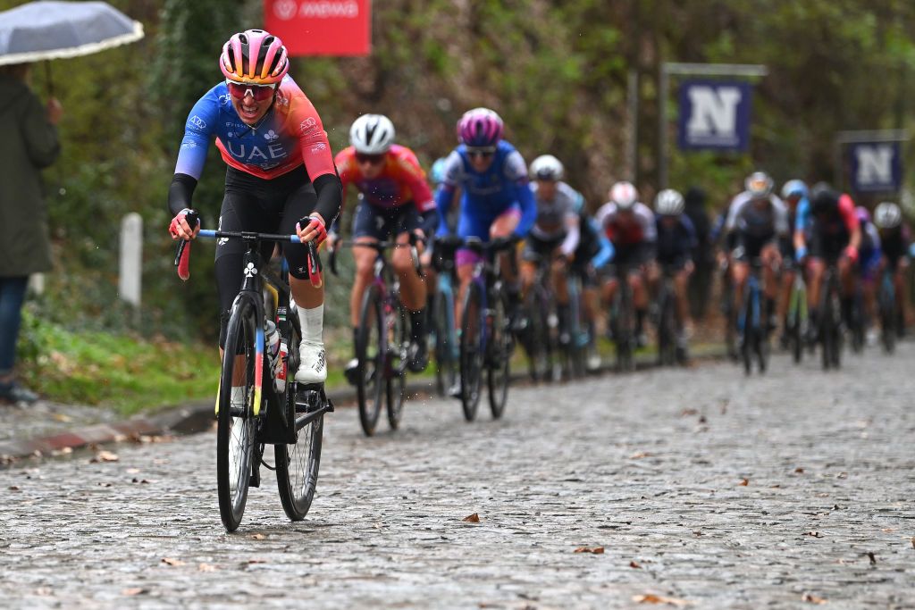 Silvio Persico makes a move at De Brabantse Pijl