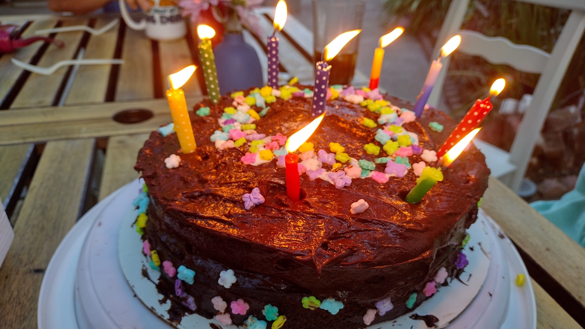 Samsung Galaxy Z Fold 3 vs. Moto G stylus 5g: comparing moto g stylus 5g birthday cake photo