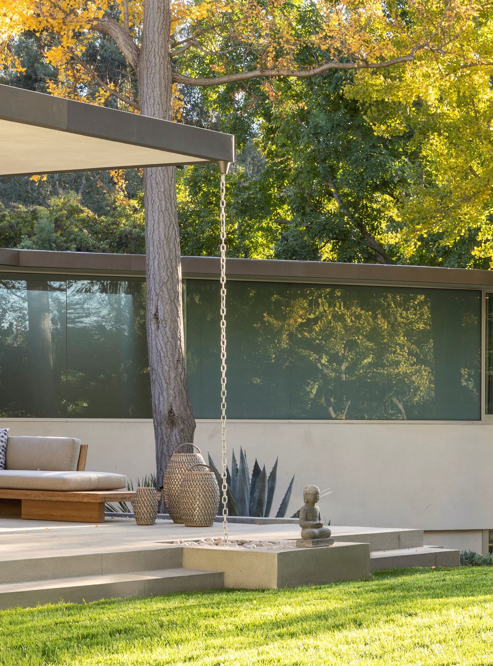 This backyard has a feature that I'd never seen before Livingetc