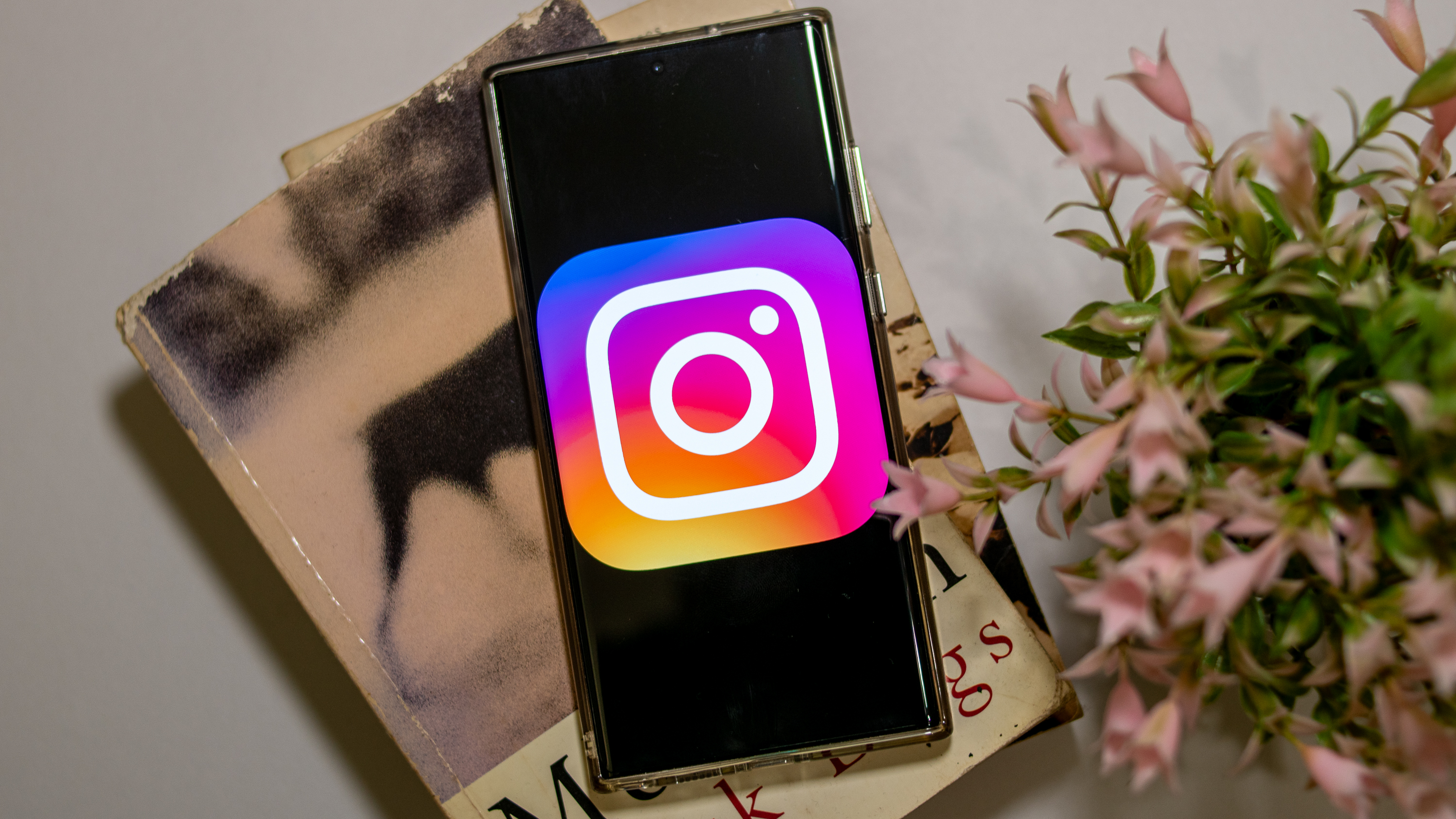 Instagram выпускает ограниченную версию своего приложения для подростков