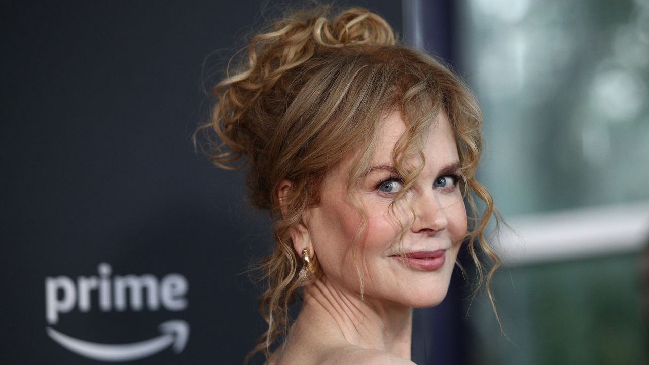 Nicole Kidman Curls