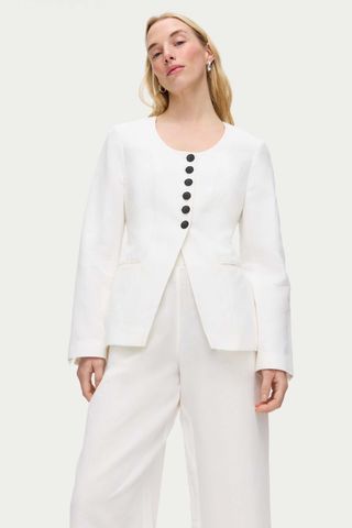 Daphne Scoop Neck Linen Blazer