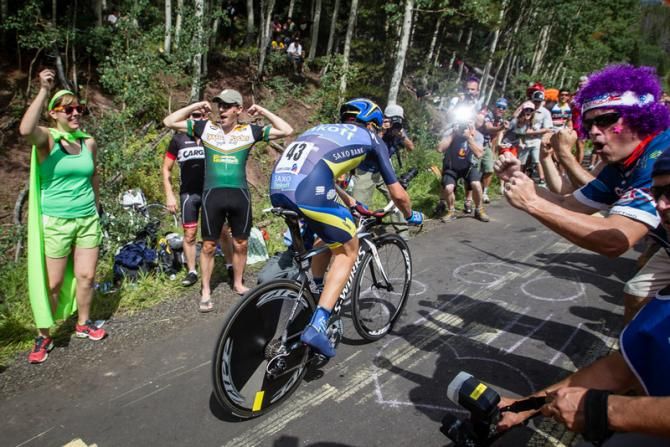 Bruno Pires (Saxo-Tinkoff) gets big cheers from the fans on the climb.