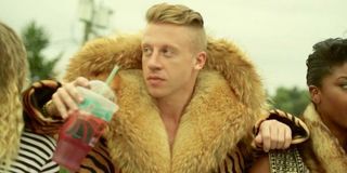 Macklemore Thrift Shop music video