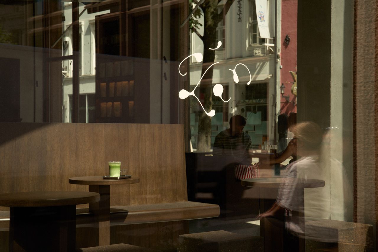 The street facade of Oslo's new &eacute;lan coffee bar