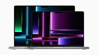 Das MacBook Pro ist als 16- und 14-Zoll-Modell erhältlich und bietet mehr Leistung, erweiterte Anschlussmöglichkeiten und die längste Akkulaufzeit, die je in einem Mac verbaut wurde.