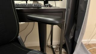 The 2D armrests on the Razer Iskur V2 X