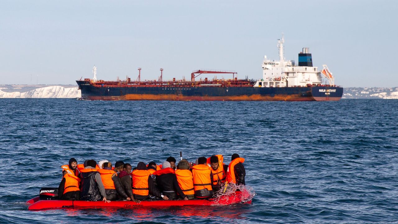 Migrants crossing the Channel from France to England