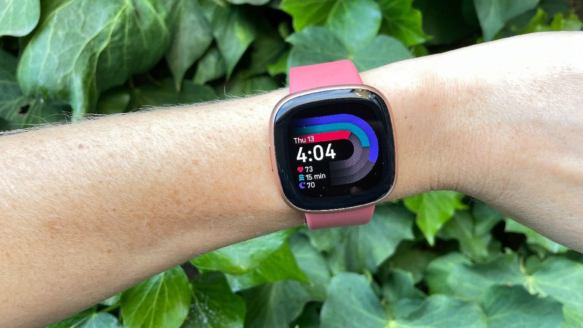 Fitbit Versa 4 Review