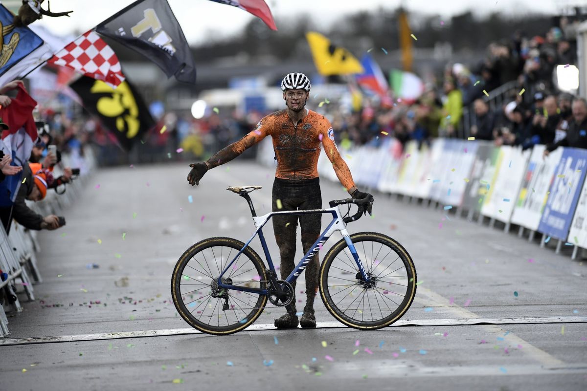 Van der Poel stops on the finish line