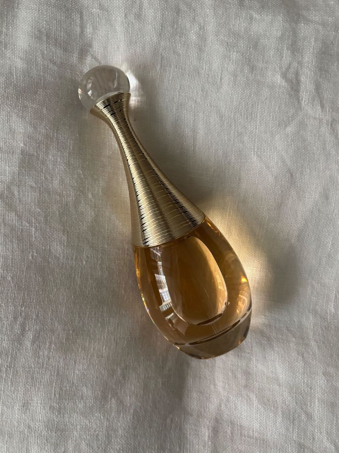 Deputy beauty editor Grace Lindsay testing the Dior J'adore perfumes