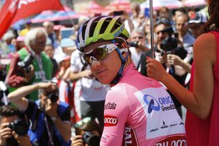 Simon Clarke in pink after finishing second on stage 4