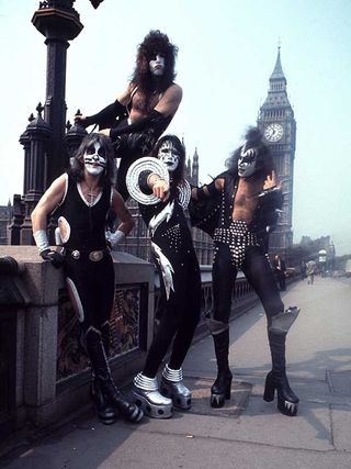 Kiss in London, 1976