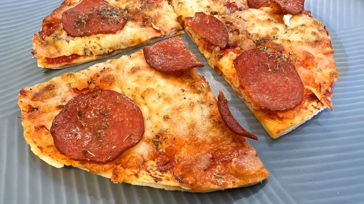 This air fryer pizza is so tasty it's convinced me to ditch my takeout ...