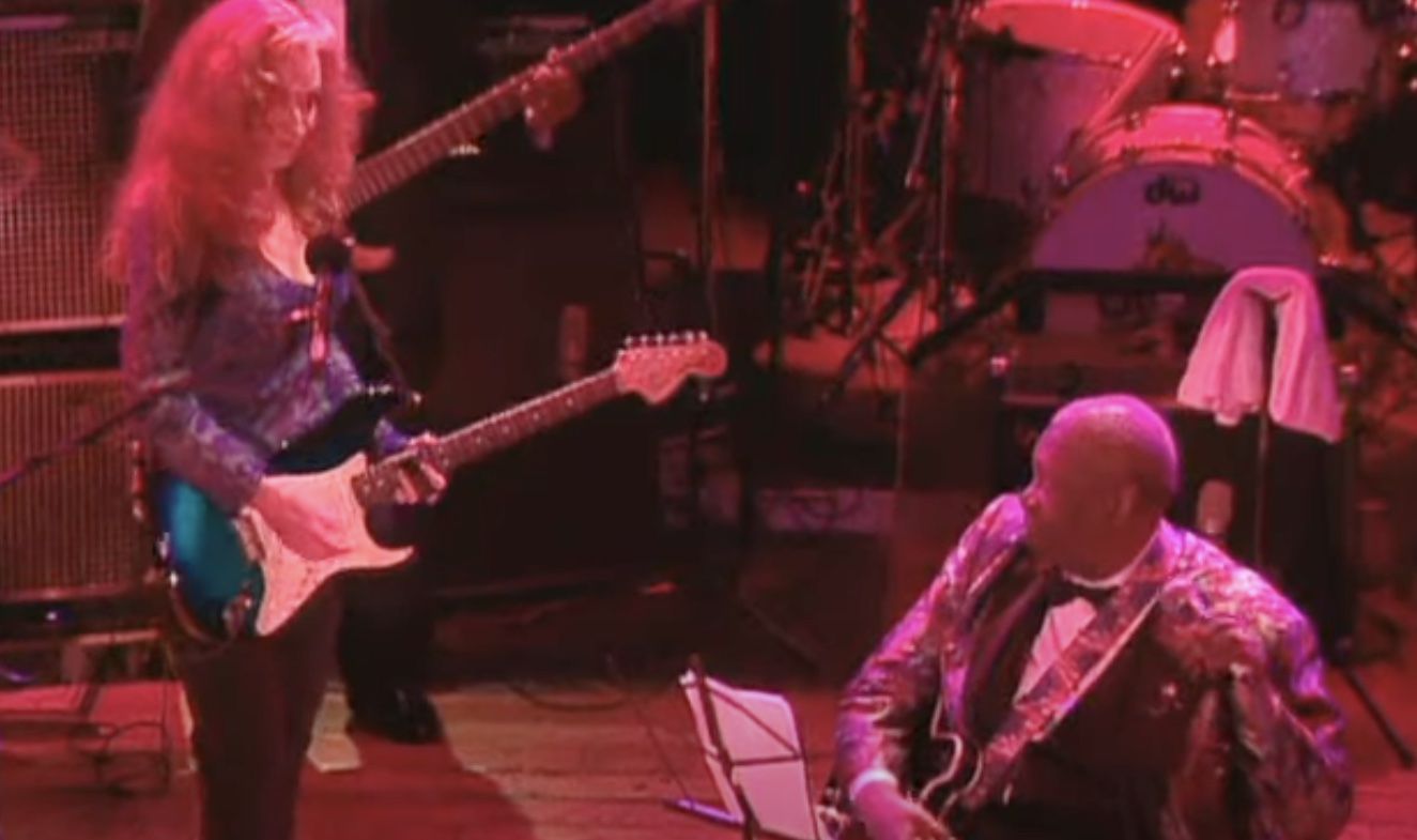 Watch Bonnie Raitt leave B.B. King in awe with a series of stunning