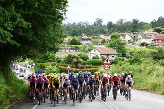 La Vuelta Femenina stage 2 LIVE: Undulating parcours and late climb leaves race wide open