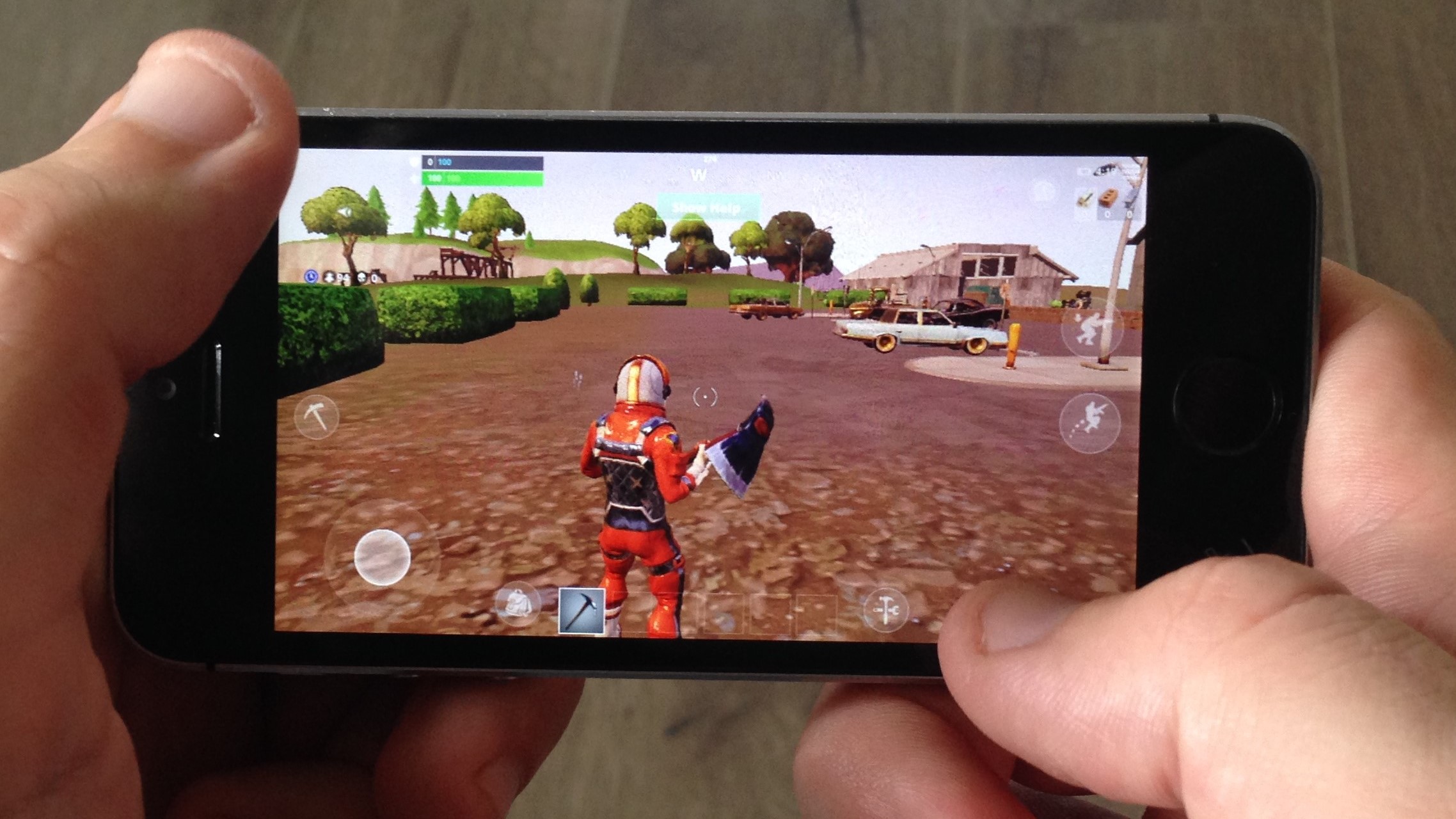 fortnite mobile it works better on my tiny outdated phone than it has any right to pc gamer - how to run faster in fortnite mobile