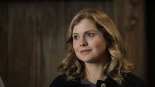 Rose McIver in Ghosts