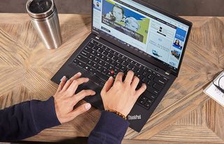 Lenovo ThinkPad X1 Carbon (5th Gen)