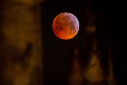 2019's Super Blood Wolf Moon, as seen in Paris