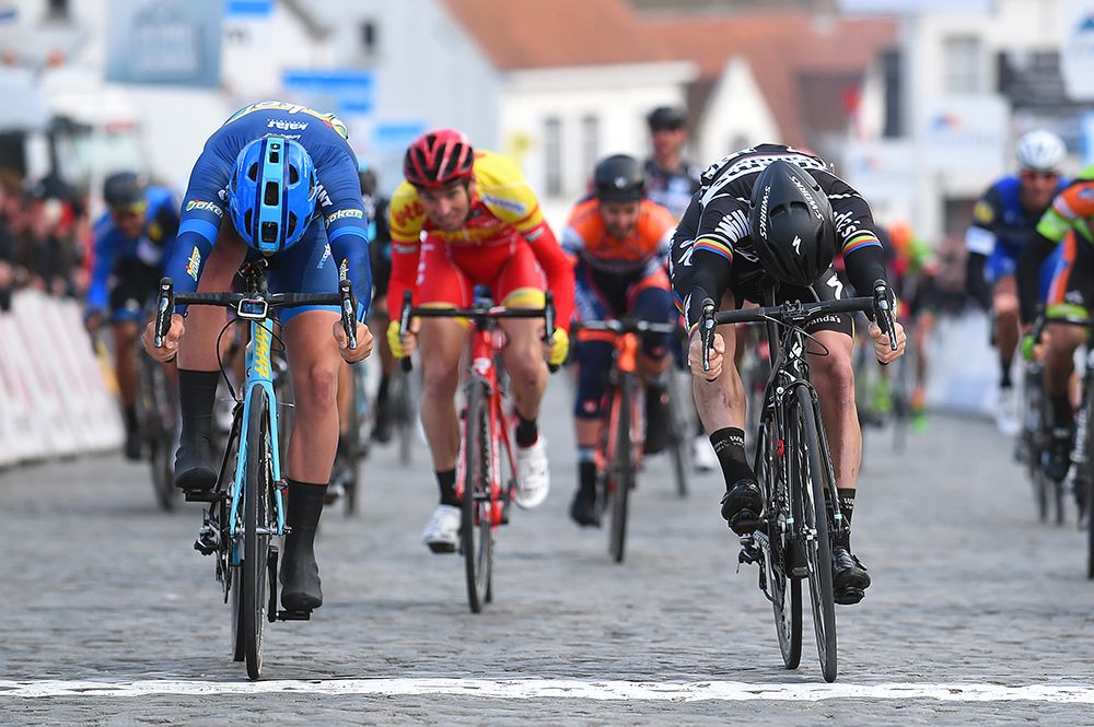 Timothy Dupont (Veranda's Willems) and Kristoffer Halvorsen (Team Joker) fight for the win