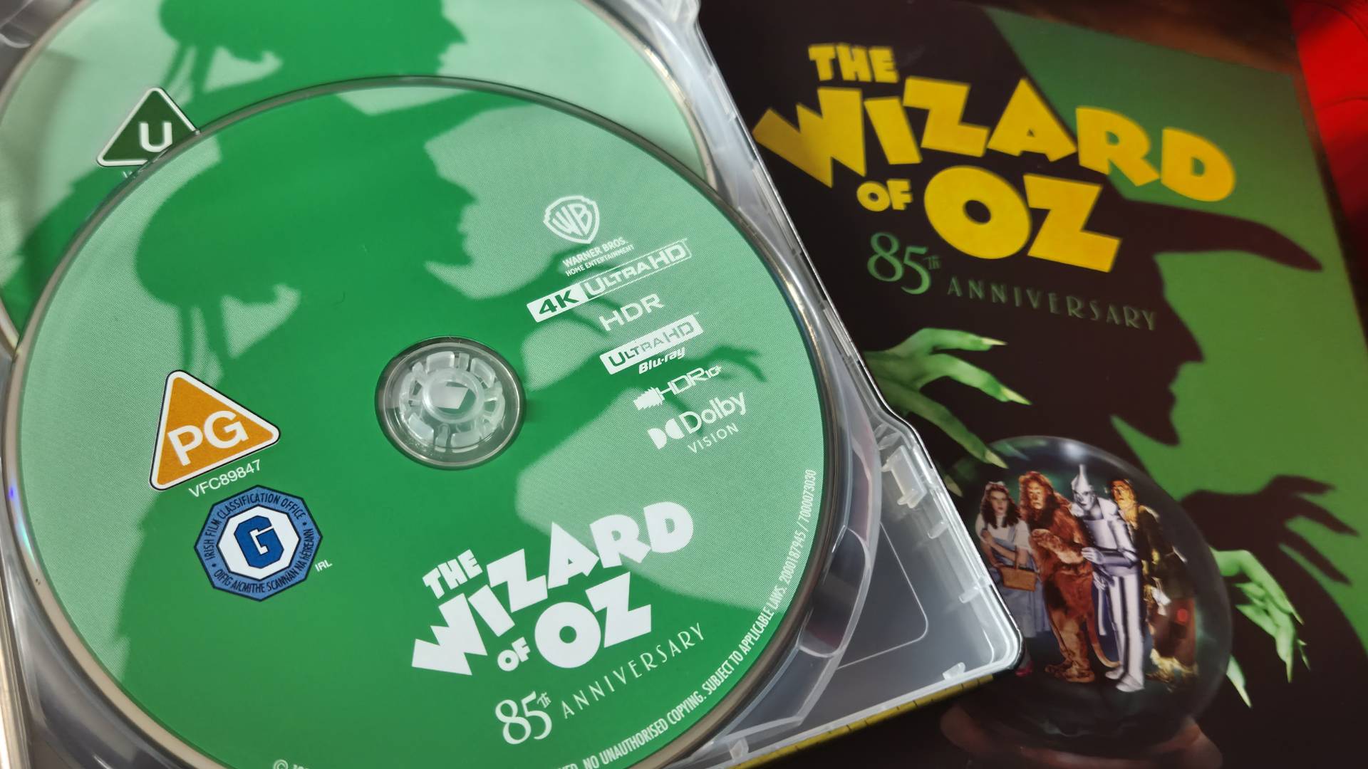 Close up of the The Wizard of Oz 85th Anniversary Theatre Edition 4K Blu-ray disc.