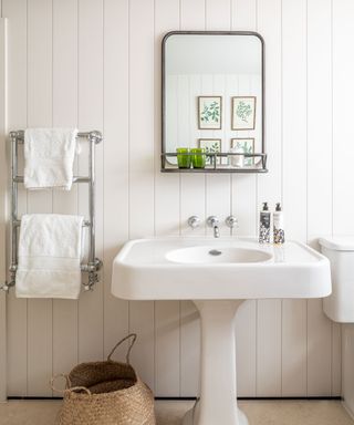 bathroom with white towels