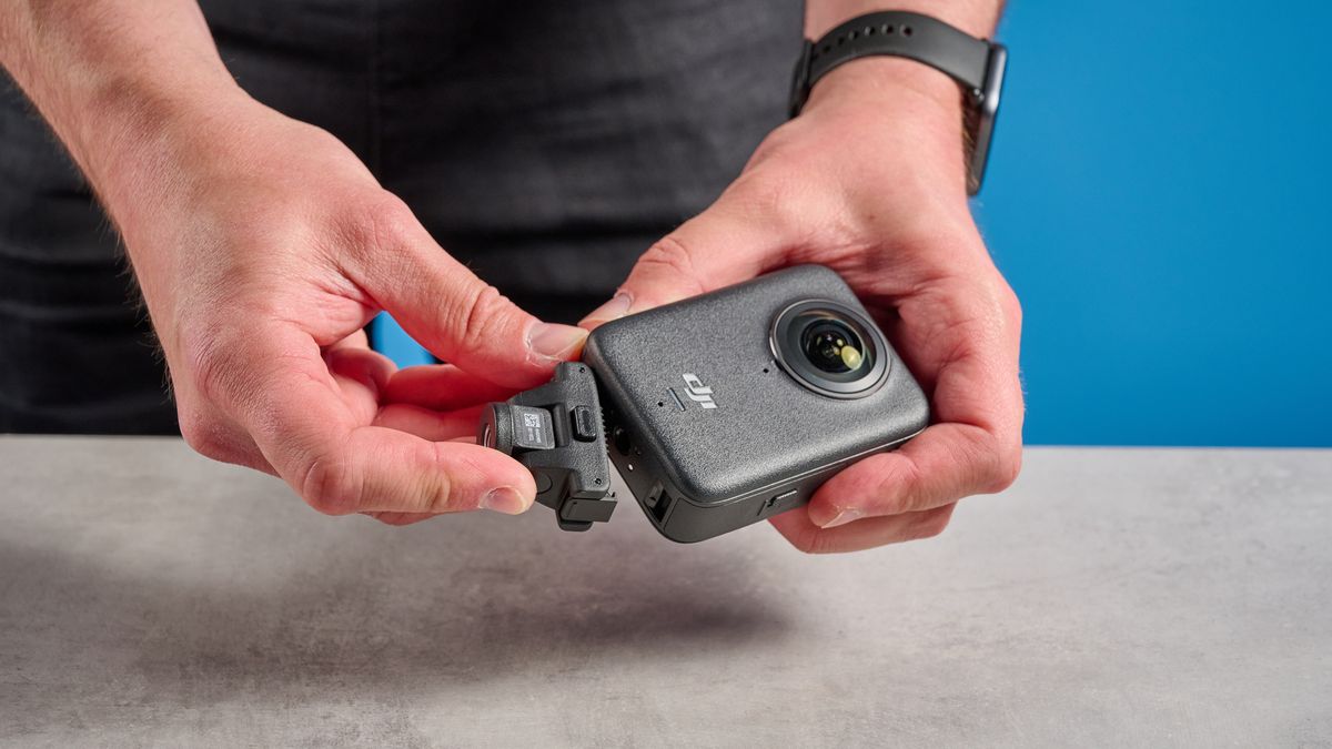 The DJI Osmo 360 connecting. toa quick release mount