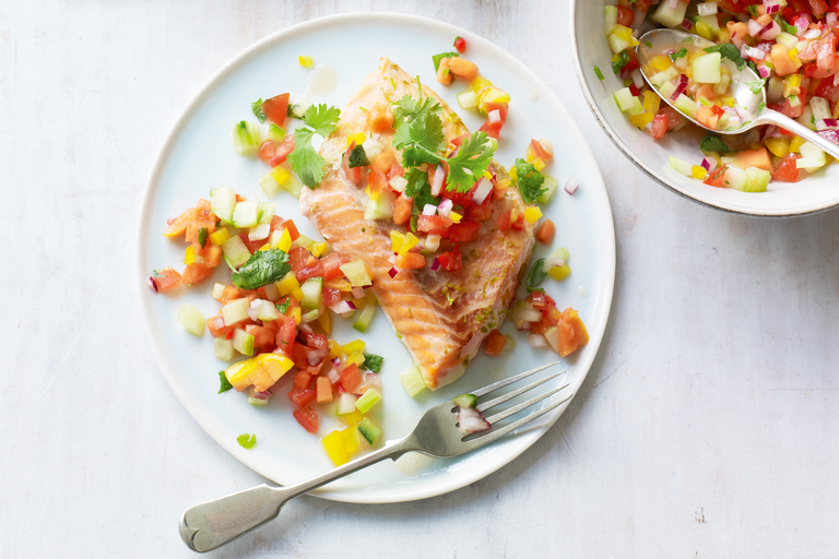 Slimming World Ginger Salmon With Rainbow Salsa Recipe- Good To ...