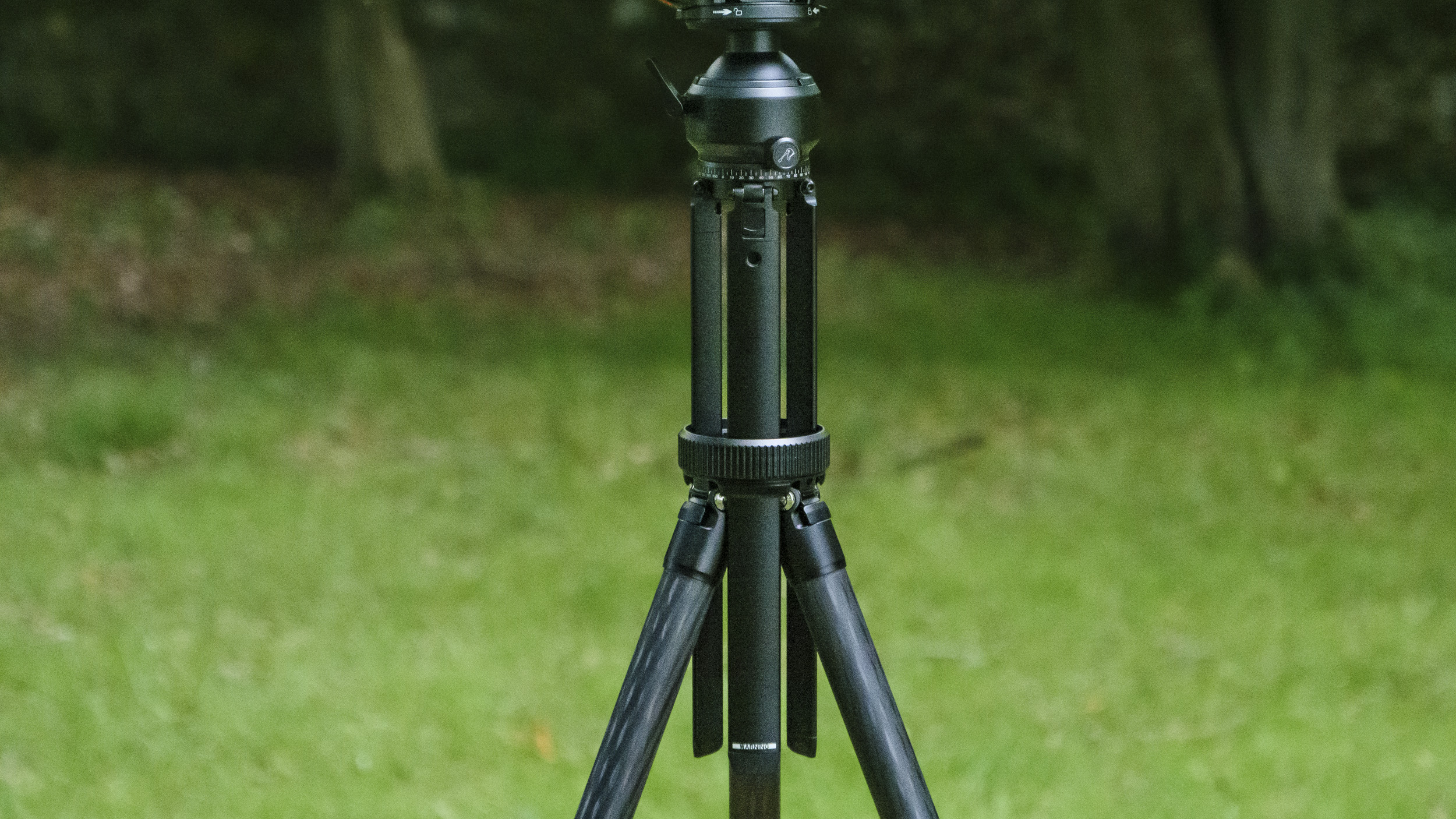 Heipi 3-in-1 Travel Tripod W28S' center column extended