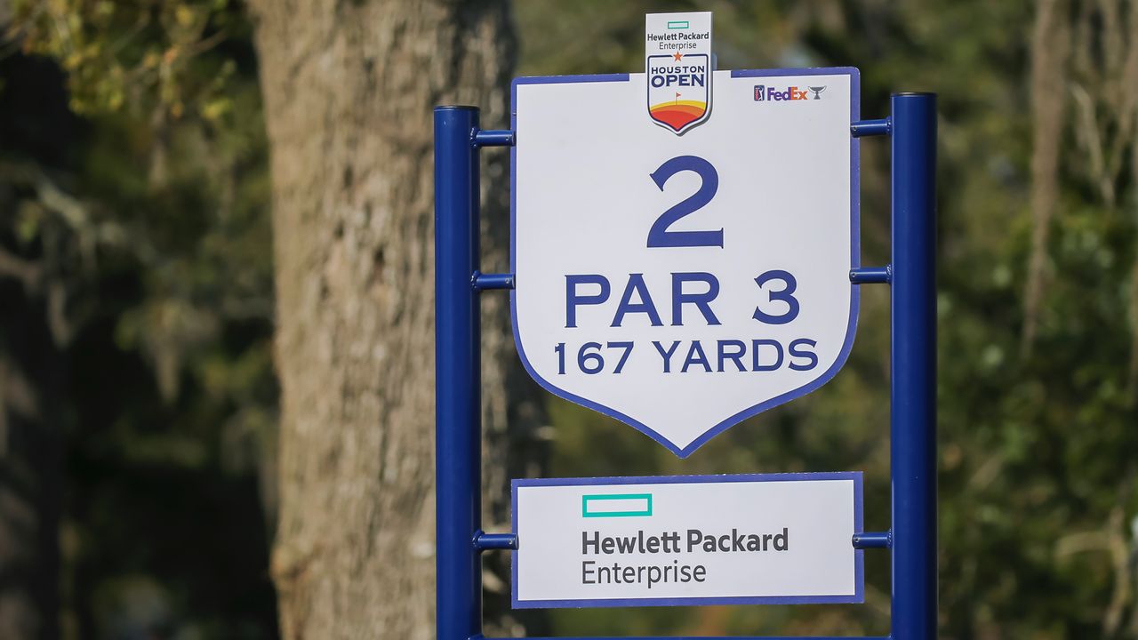 Par in golf - par 3 tee sign