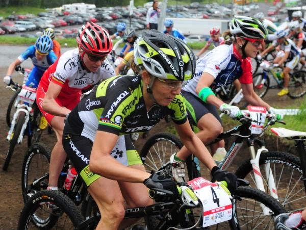 Catherine Pendrel (Luna Women's MTB) leading up the climb