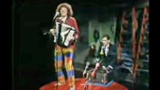 Weird Al onstage at the Tonight Show