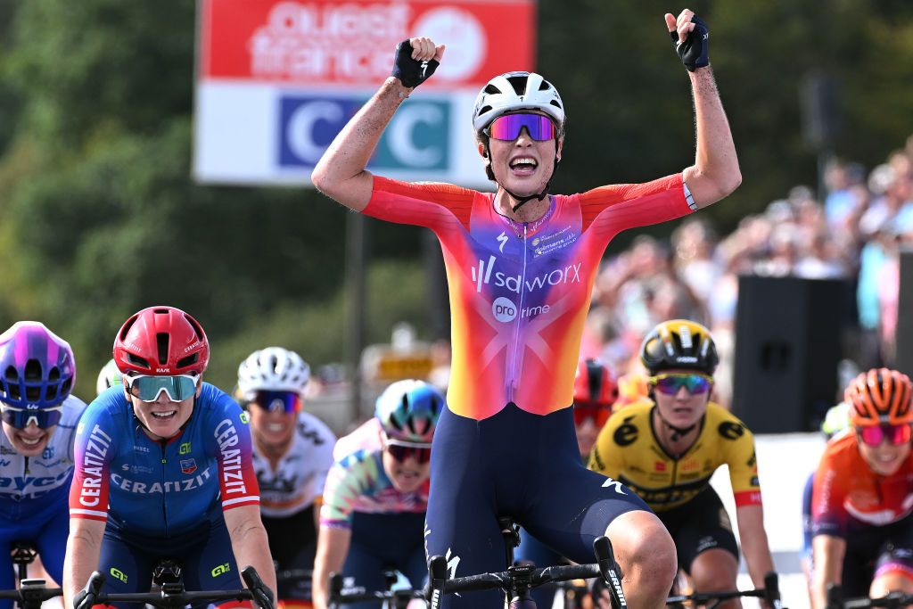 Mischa Bredewold (SD Worx) wins Classic Lorient- Agglom&amp;eacute;ration Troph&amp;eacute;e Ceratizit 2023